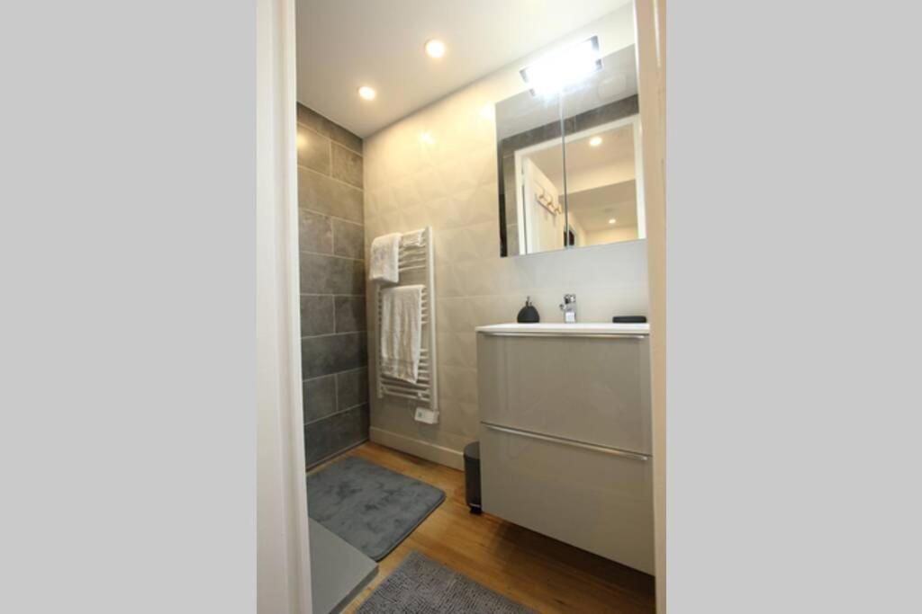 Appartement Centre De Valenciennes Entierement Equipe 64M2 Luaran gambar